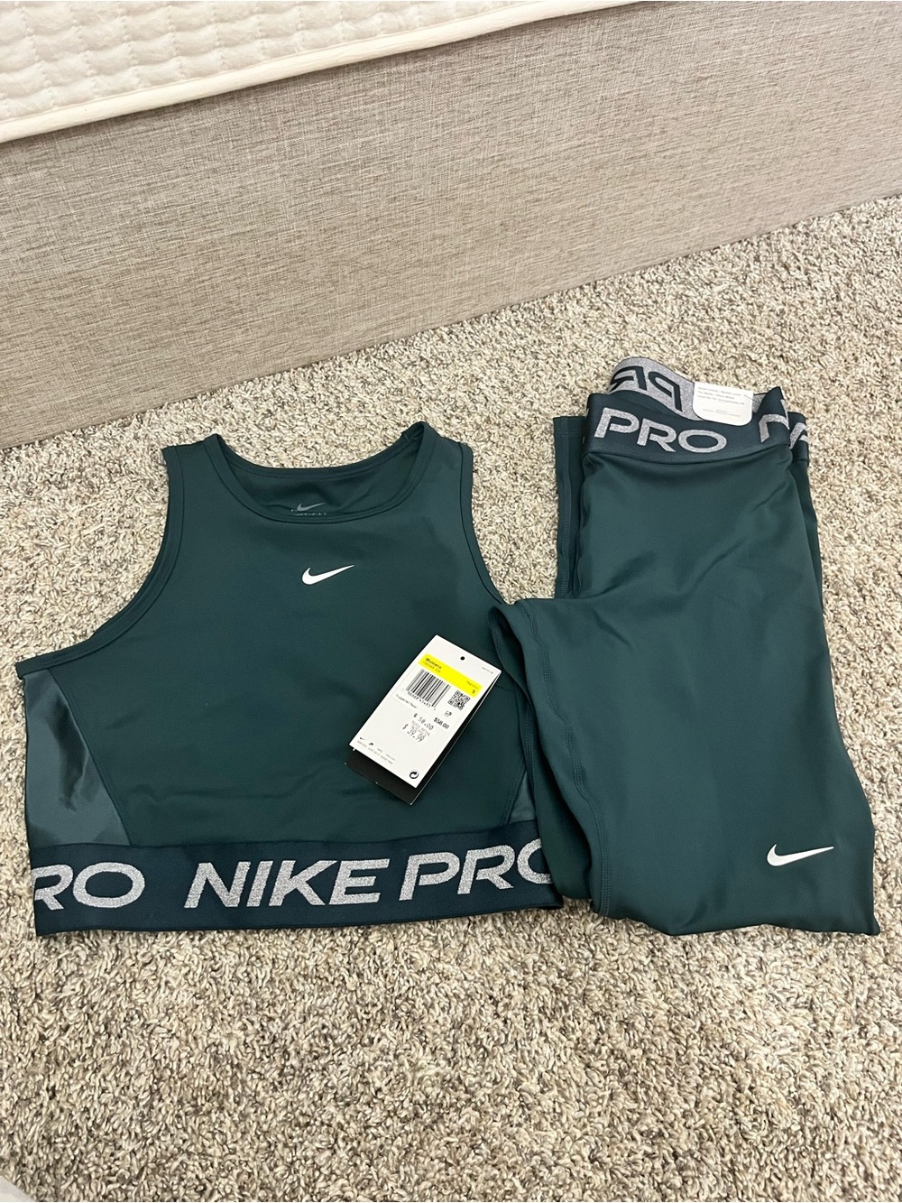 Nike Pro Teal Green Crop Tank and Leggings Set